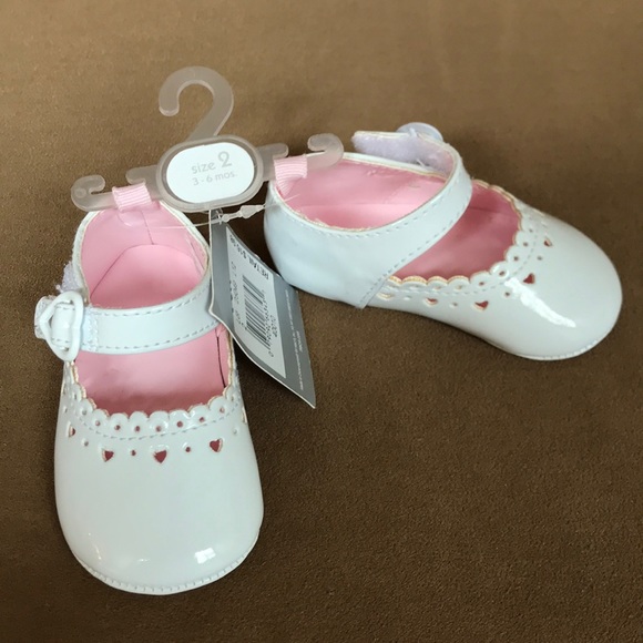 infant white shoes girl